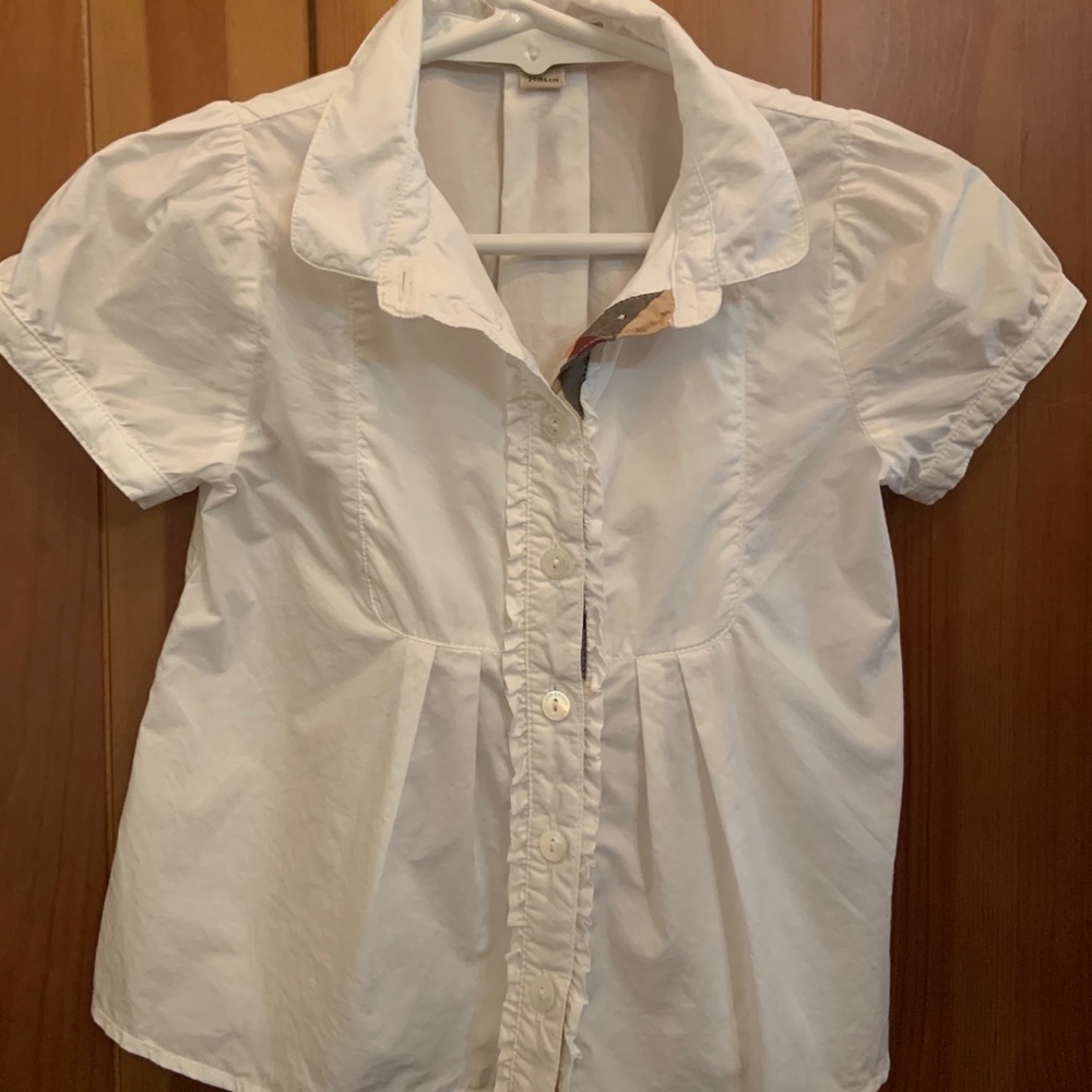 Burberry Bodyline Blouse! Half Sleeve!